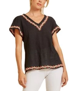 Andree By Unit Women's Embroidered Top